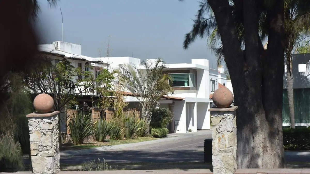 BUSCARAN SOLUCIONAR PROBLEMA DEL RESIDENCIAL SAN MIGUEL POR VIA LEGAL  (4)